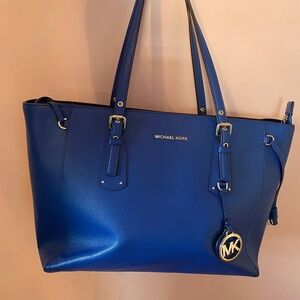 Michael Kors Voyager Tote Bag